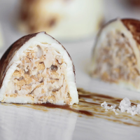 Паста из белого шоколада с миндалем и хрустящей крошкой DELICRISP CARAMEL FLEUR DE SEL, 5 кг