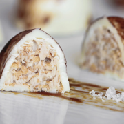 Паста из белого шоколада с миндалем и хрустящей крошкой DELICRISP CARAMEL FLEUR DE SEL, 5 кг